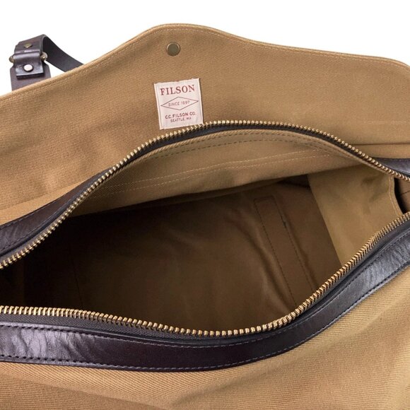 Filson Medium Rugged Twill Duffle Bag Bridle Leather Tan NWT - Picture 7 of 8
